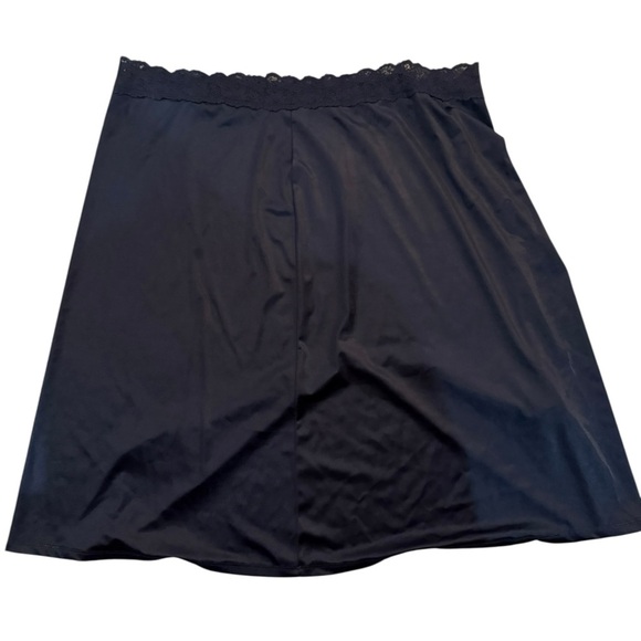 Vanity Fair Black half slip EUC size 2 XL - Picture 1 of 6